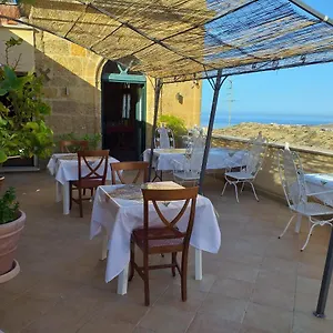 Batarà - La Terrazza Del Centro Couette-café Agrigente